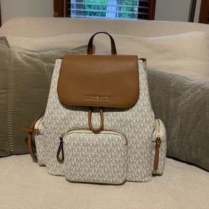 OFFERS:Michael Kors Vanilla Abbey